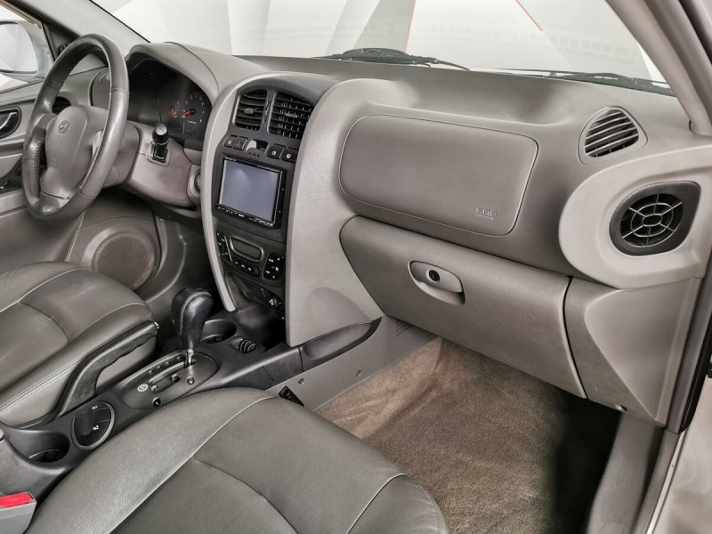 Hyundai Santa Fe 2003 салон