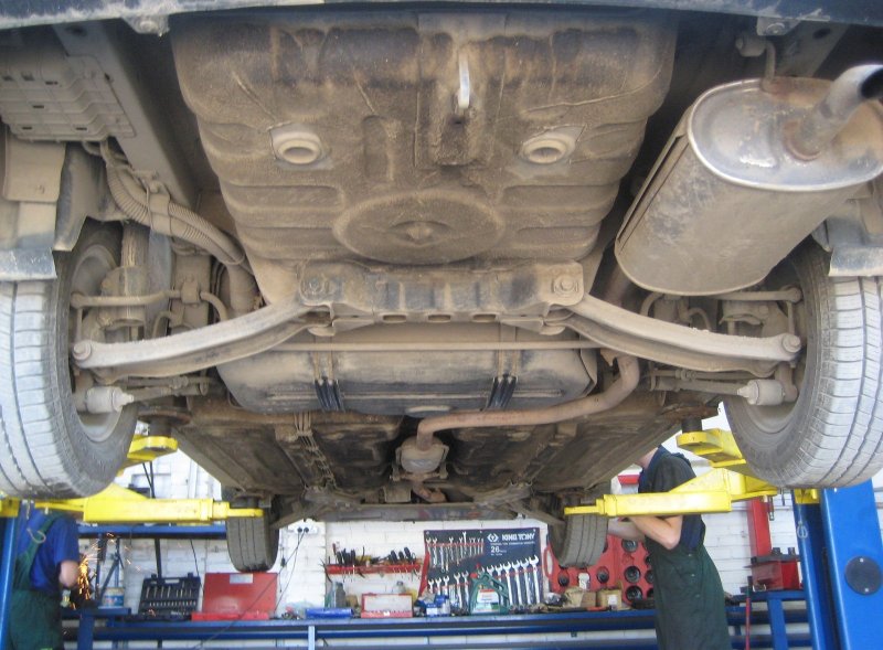 Hyundai Getz снизу