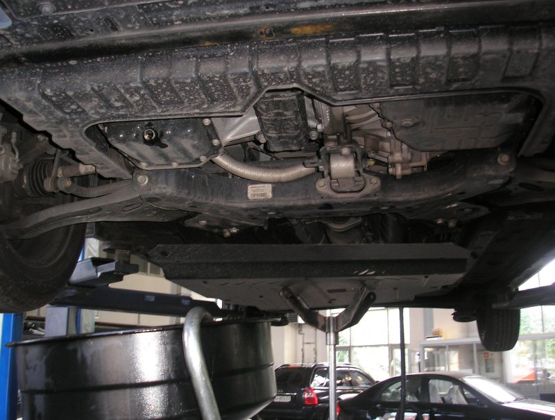 Hyundai Accent вид снизу