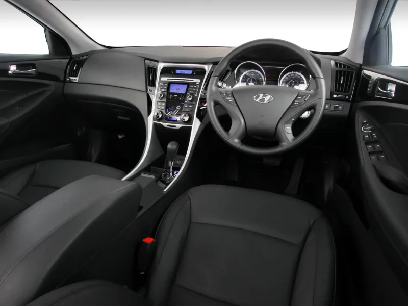 Hyundai i45 Sonata салон