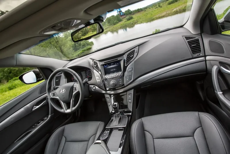 Hyundai i40 седан салон