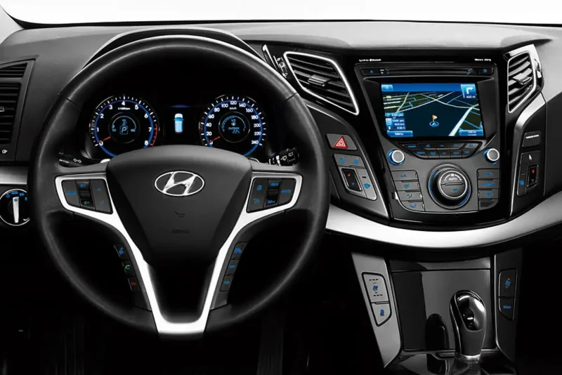 Hyundai i40 седан салон