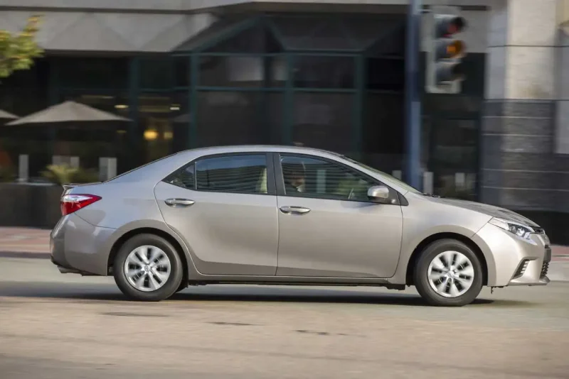 Toyota Quest 2020