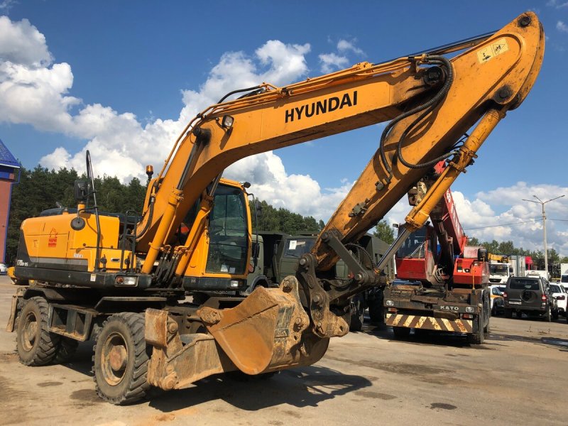 Экскаватор колесный Hyundai r210w
