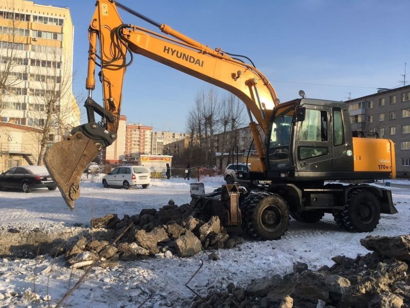 Hyundai 170 с гидромолотом