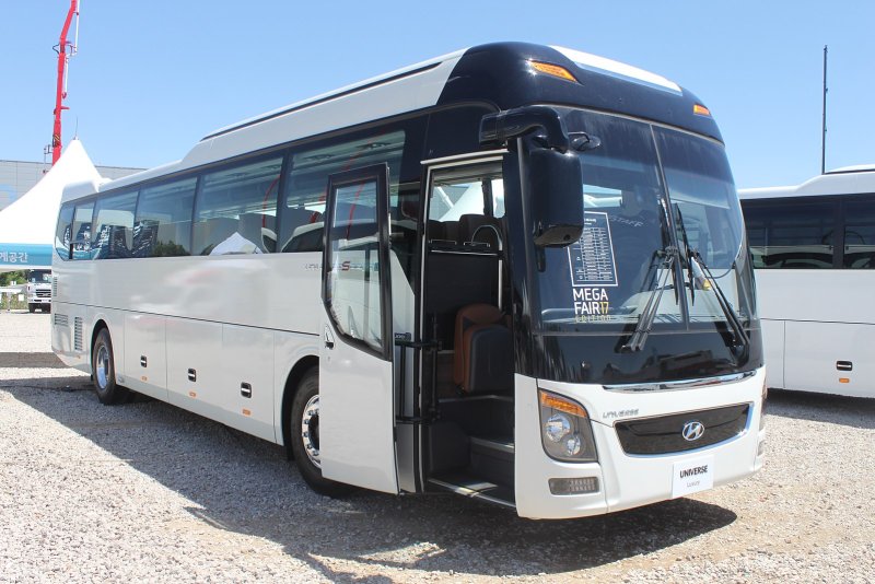 Hyundai Universe(30)