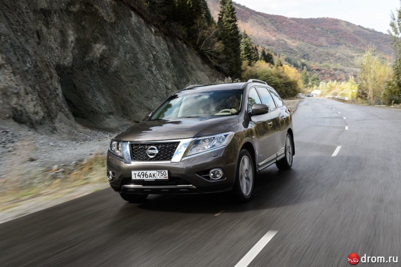 Ниссан Pathfinder 2015