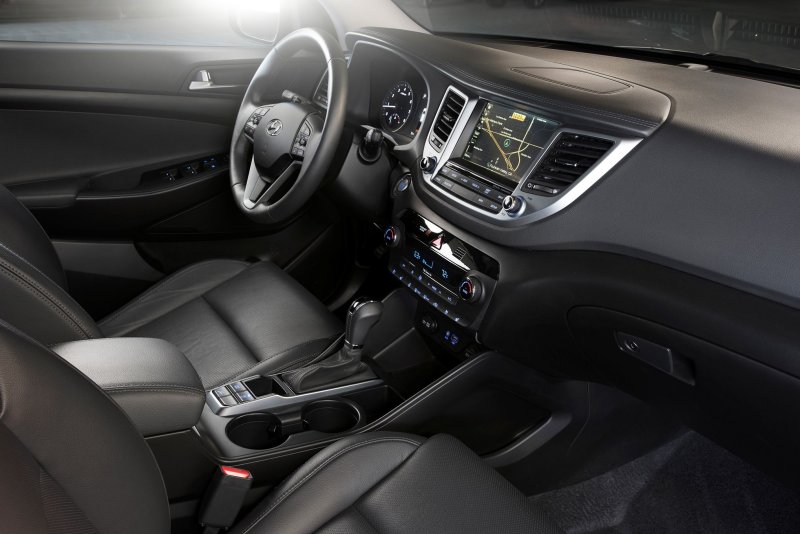 Hyundai Tucson 2016 интерьер
