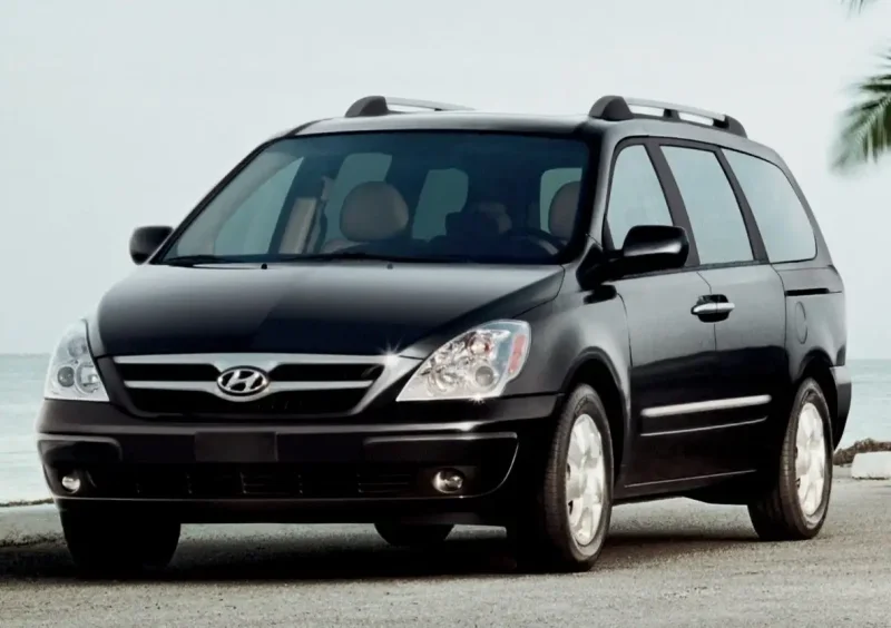 Hyundai Entourage 2011