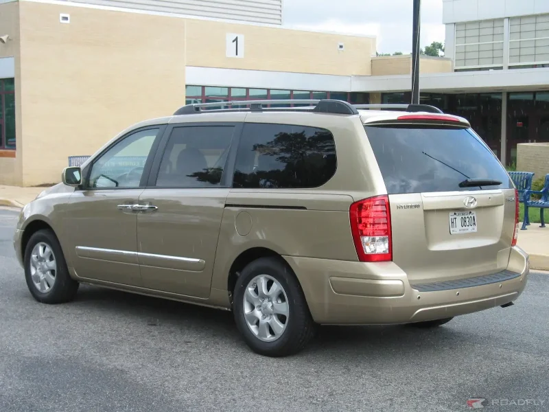 Hyundai Entourage 2007
