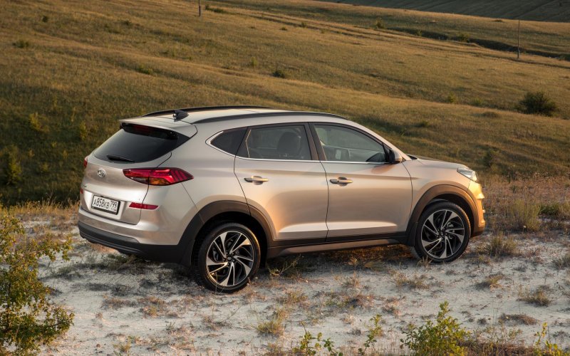 Hyundai Tucson 2018 серебристый