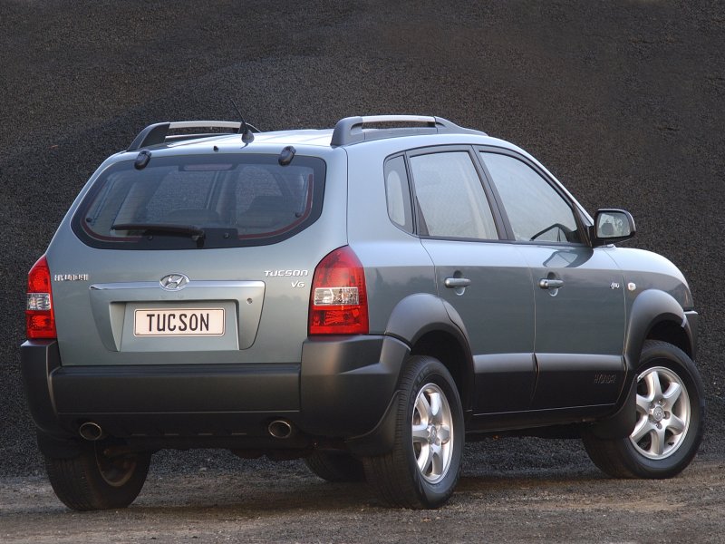 Hyundai Tucson 2008 сзади