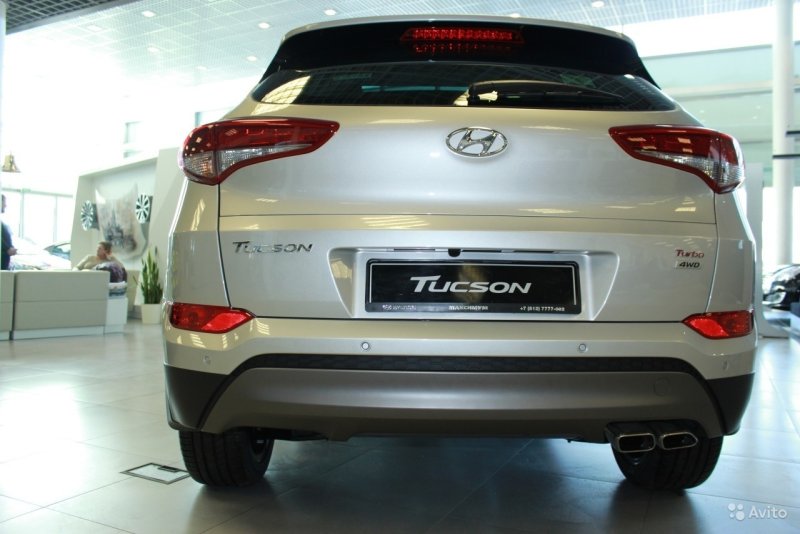 Hyundai Tucson вид сзади