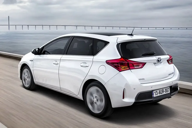 Toyota Auris II хэтчбек 2012 – 2015