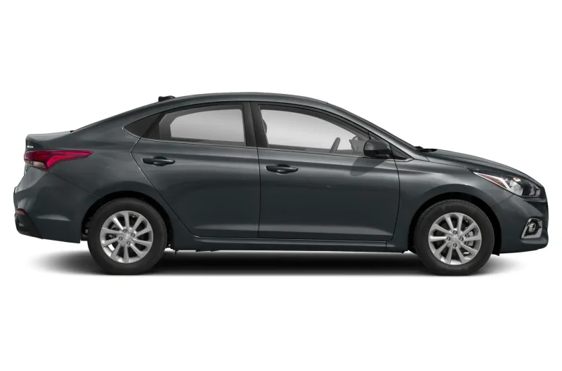 Hyundai Solaris 2017 сбоку