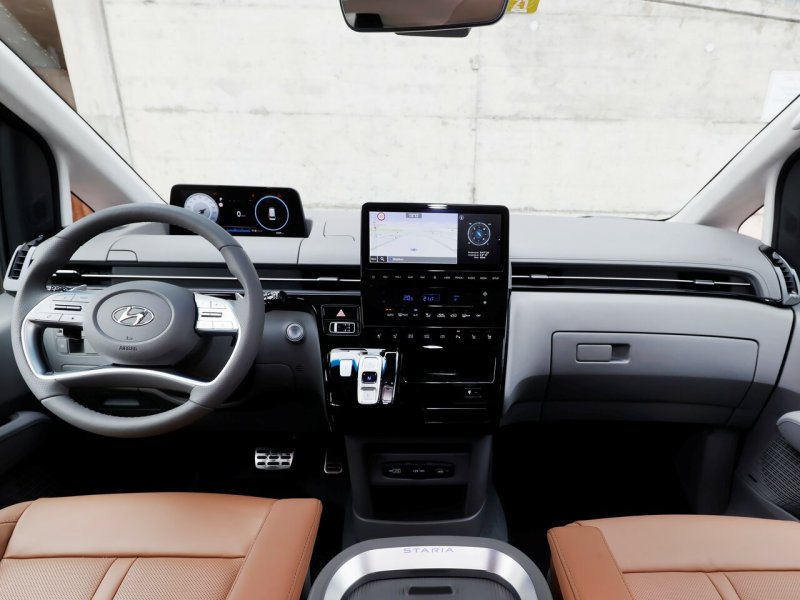 Минивэн Hyundai Staria 2022 салон