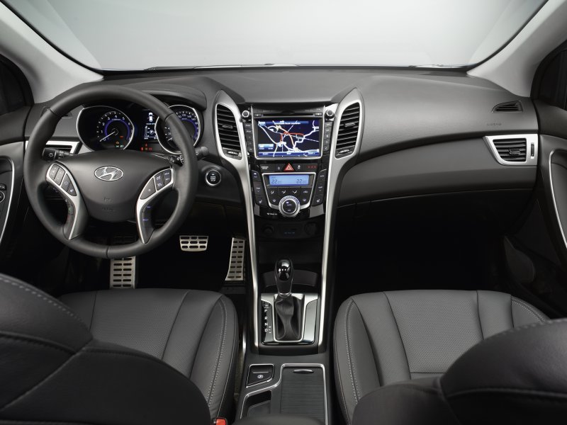 Hyundai i30 универсал салон