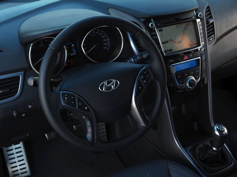 Hyundai i30 хэтчбек салон