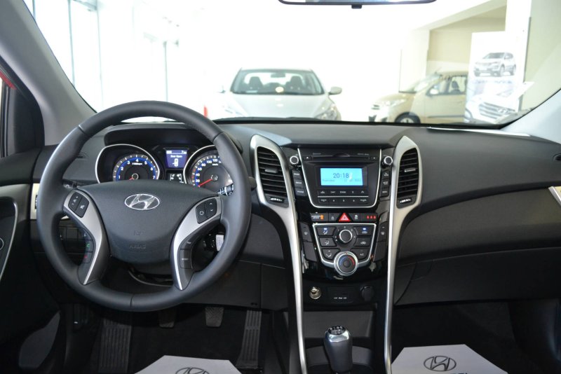 Hyundai i30 2013 салон