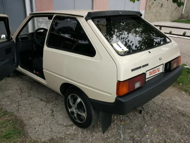 ЗАЗ-1102 «Таврия»