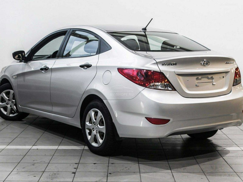 Hyundai Solaris 2012 серый