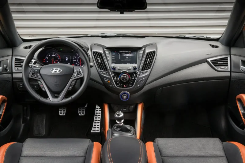 Hyundai Veloster 2015 салон