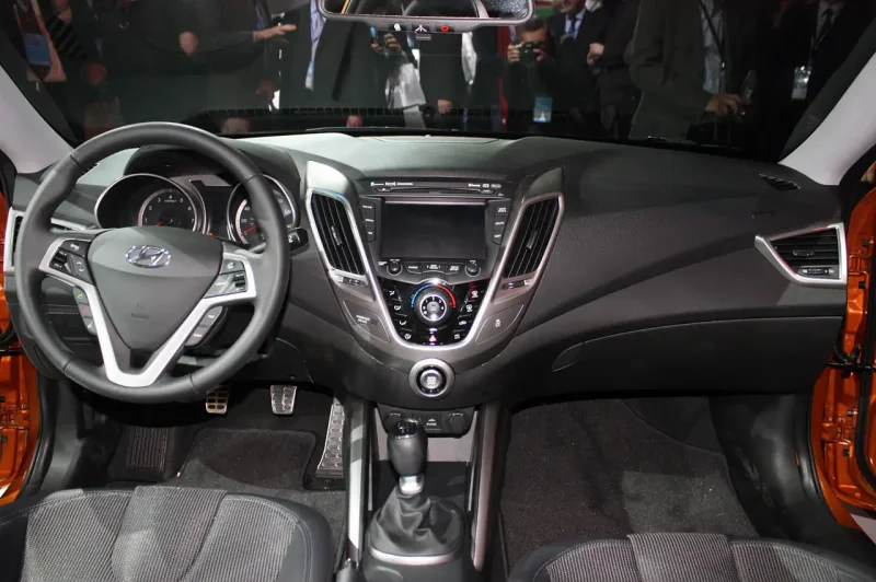 Hyundai Veloster салон