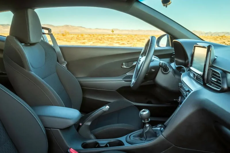 Hyundai Veloster 2019 салон