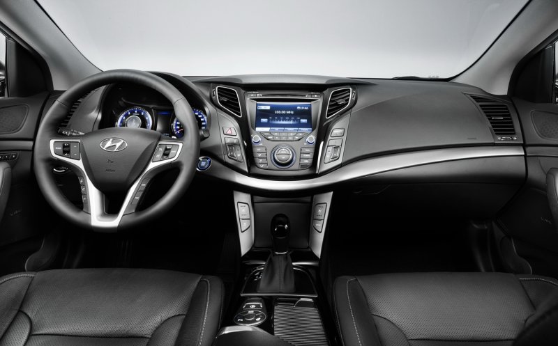 Hyundai i40 седан салон