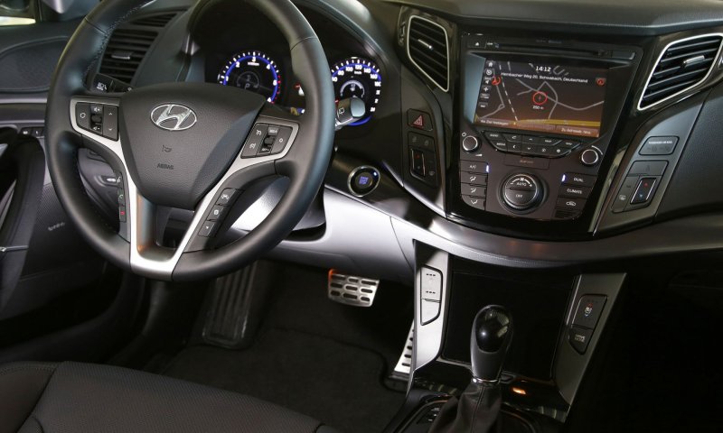 Hyundai i40 седан салон