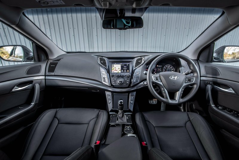 Hyundai i40 бежевый салон