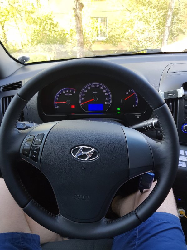 Hyundai Elantra 2012 руль