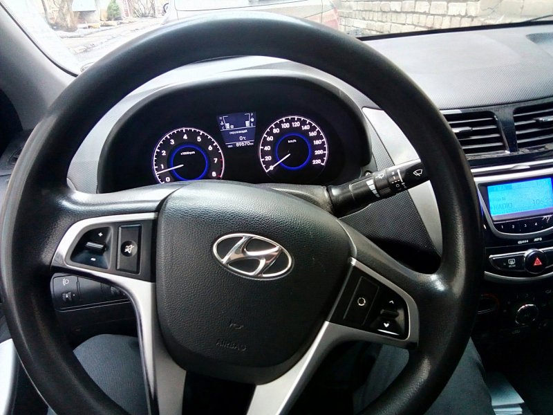 Анатомический руль на Hyundai Solaris 1