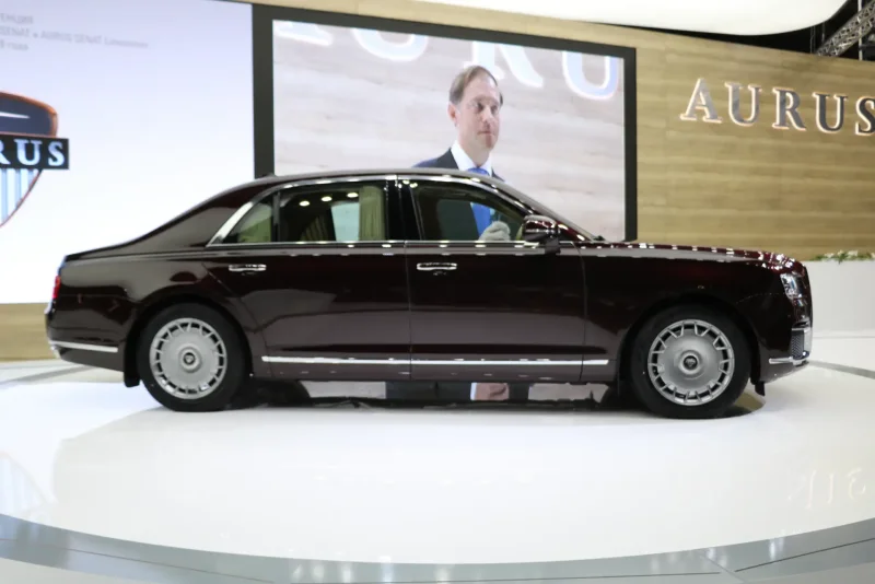 City car Driving Mod Aurus Senat
