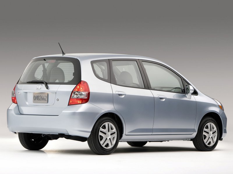 Hyundai Fit 2009 год