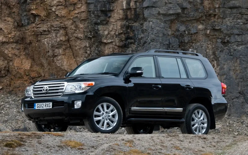 Toyota Land Cruiser 300 Silver