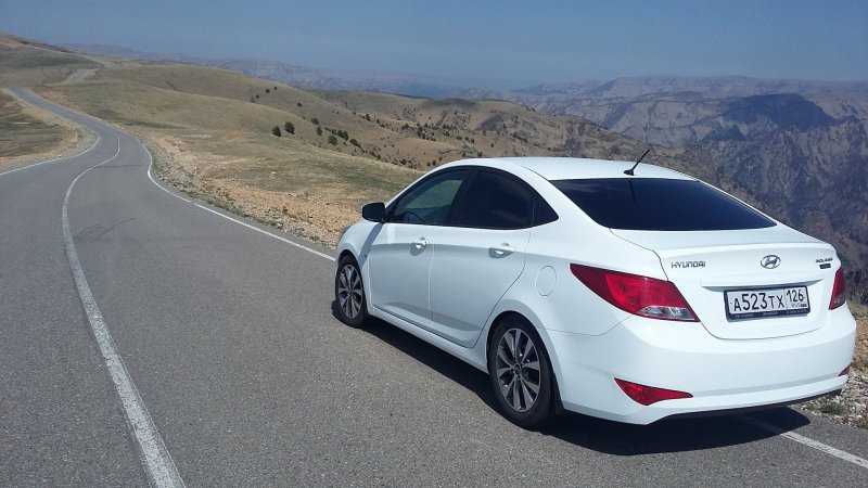 Hyundai Solaris 2016 красный