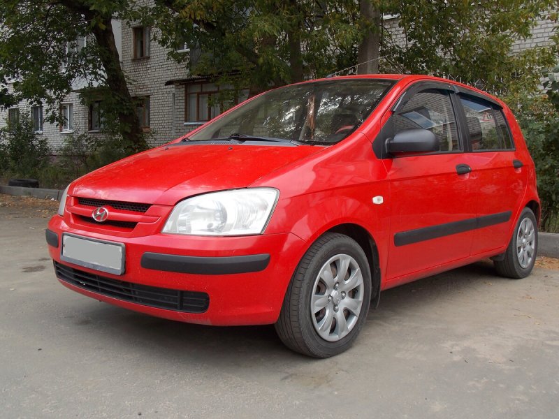 Ярко красный Hyundai Getz