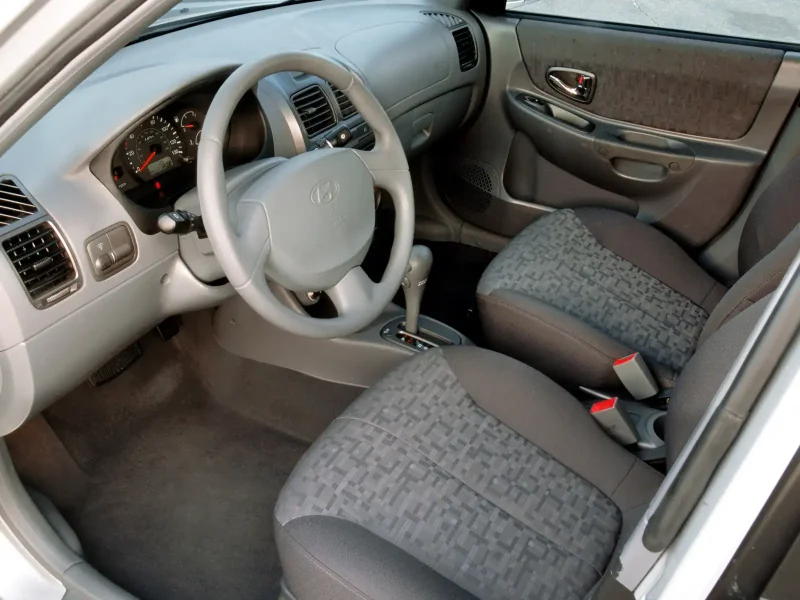 Hyundai Accent 2005 Interior