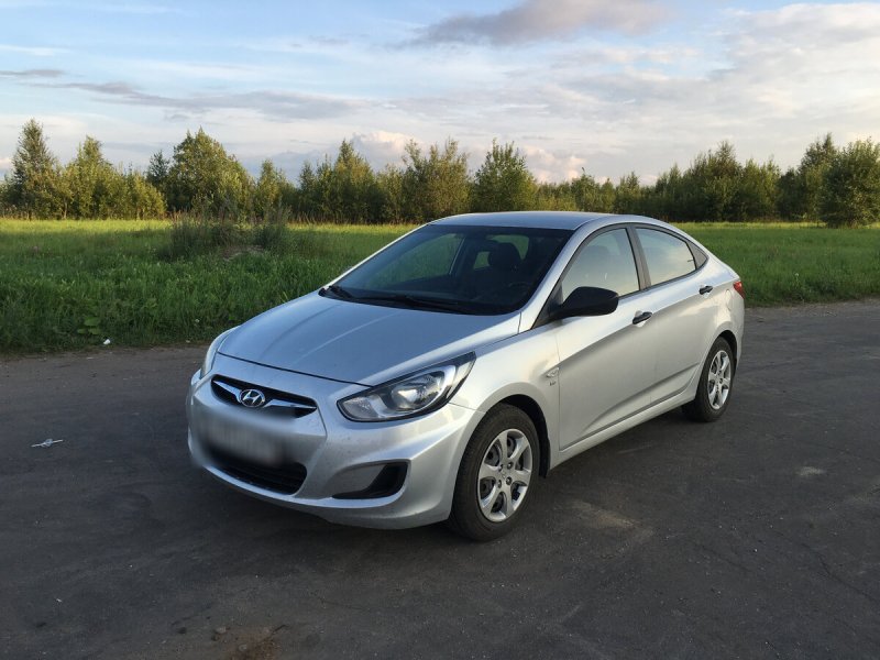 Hyundai Solaris i 2011