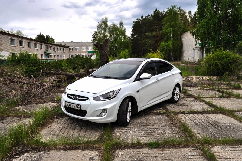 Hyundai Solaris 2011 черный