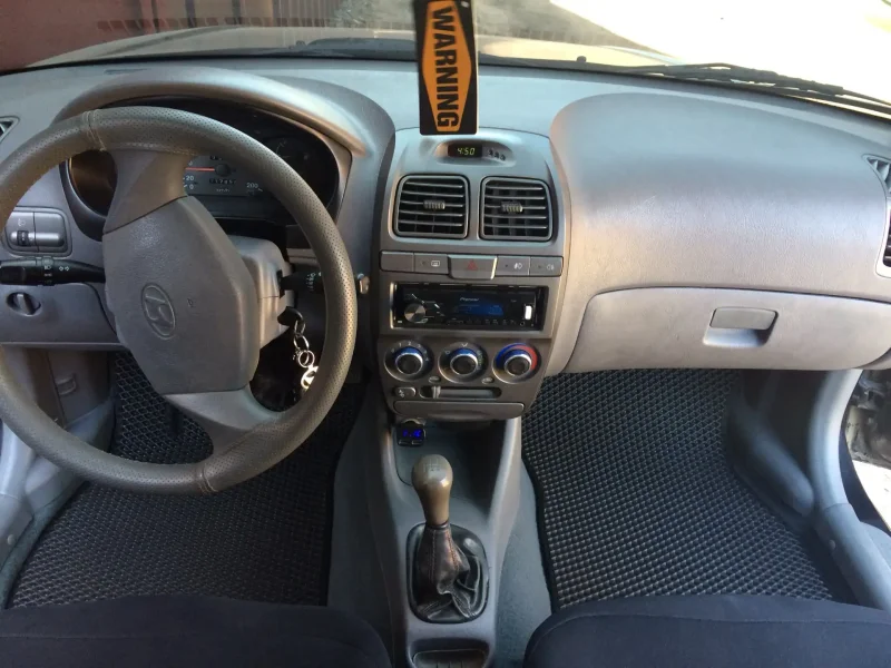 Hyundai Accent 2007 салон
