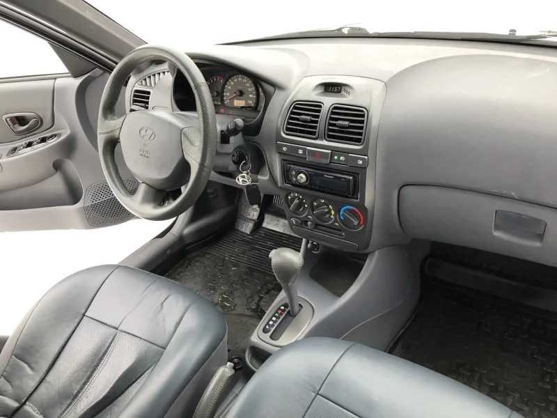Hyundai Accent 2008 Interior