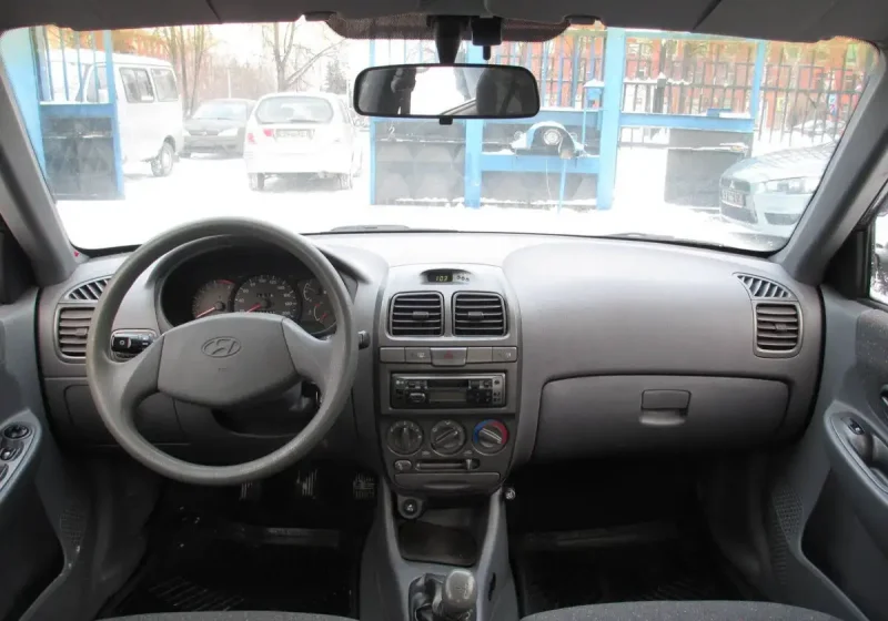 Hyundai Accent 2 салон