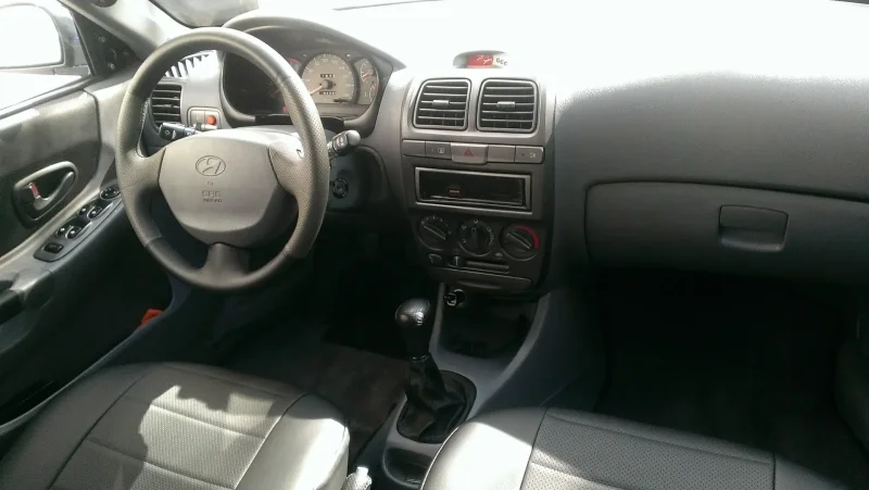 Hyundai Accent 2 салон