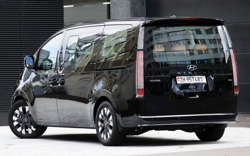 Hyundai Staria 2021