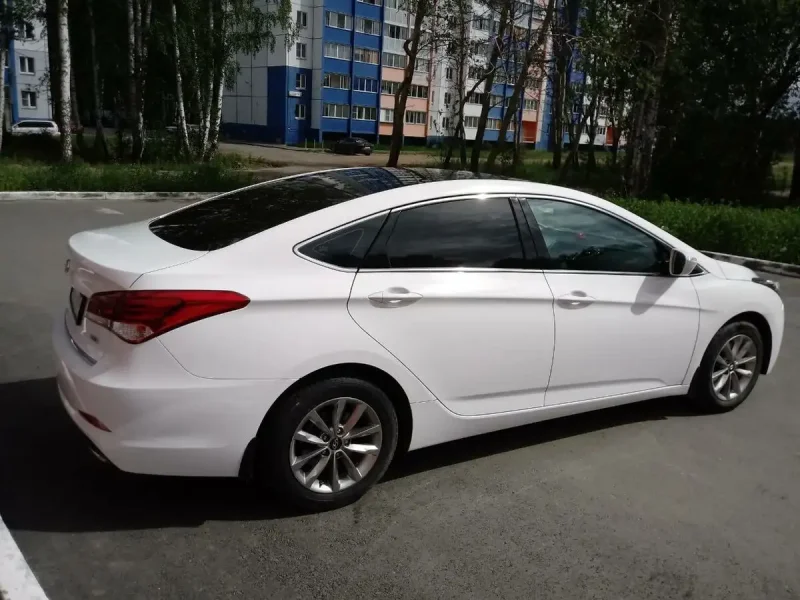 Хендай i40 белый 2015 год