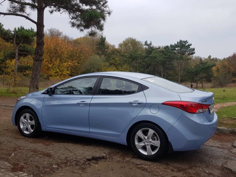Hyundai Elantra 5