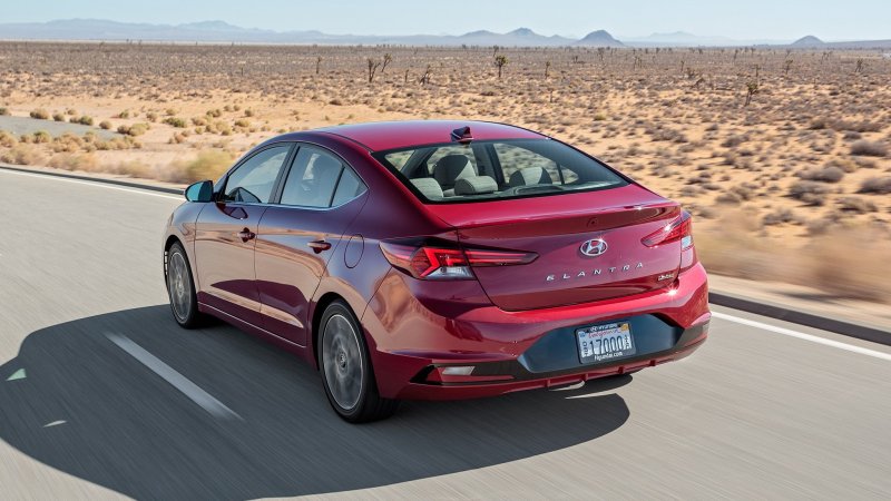 Hyundai Elantra 5
