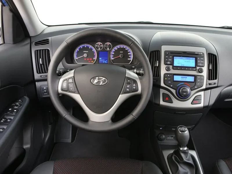 Hyundai i30 панель